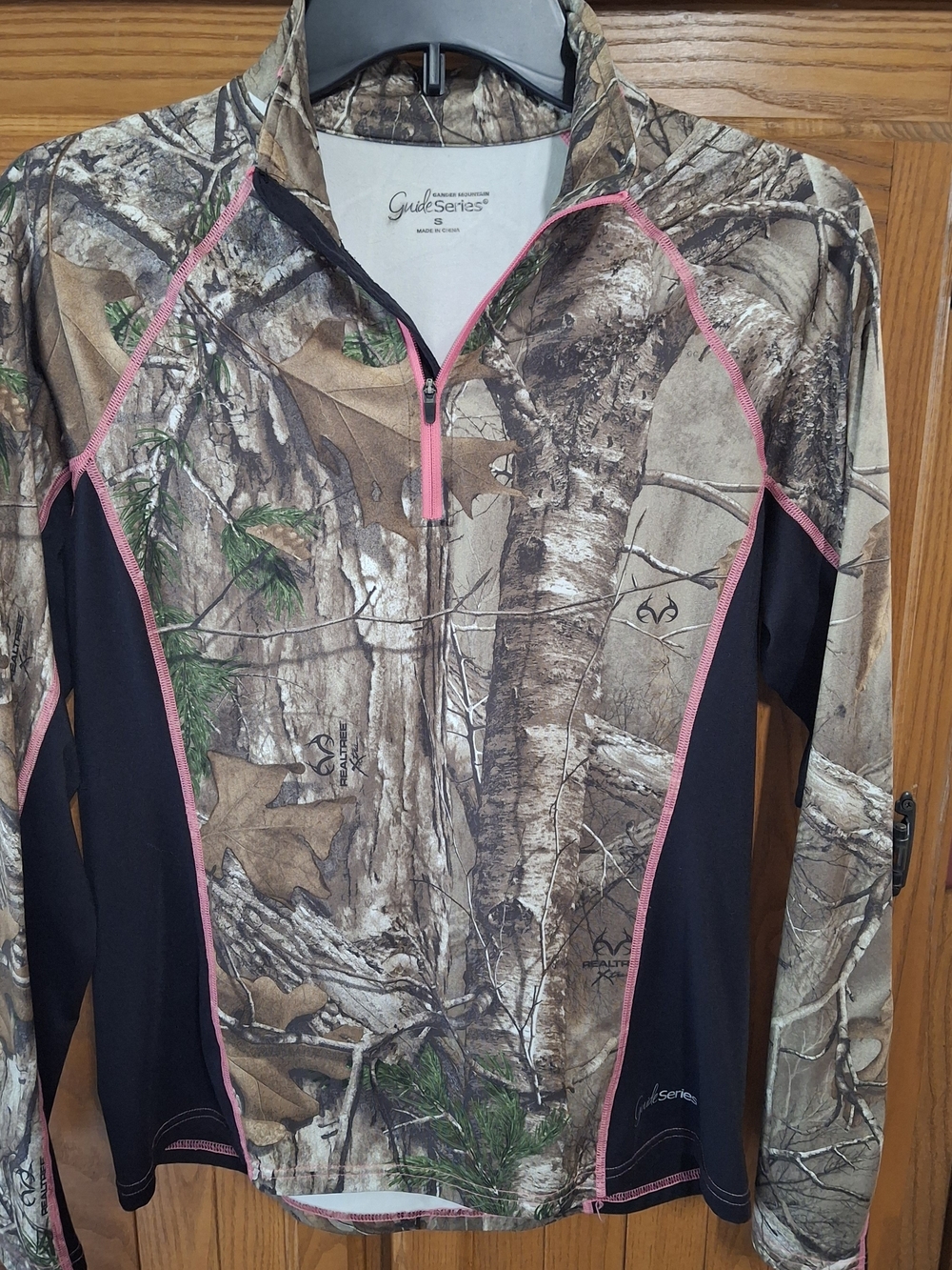 Women’s Guide Series Camo Half-Zip Realtree Jacket with Pink Trim